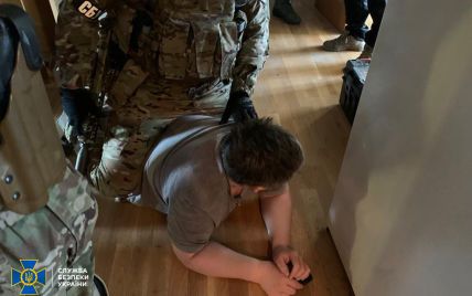 Предатель из Госналоговой: СБУ обезвредила группировку, которая сбывала данные по оборонным предприятиям Украины