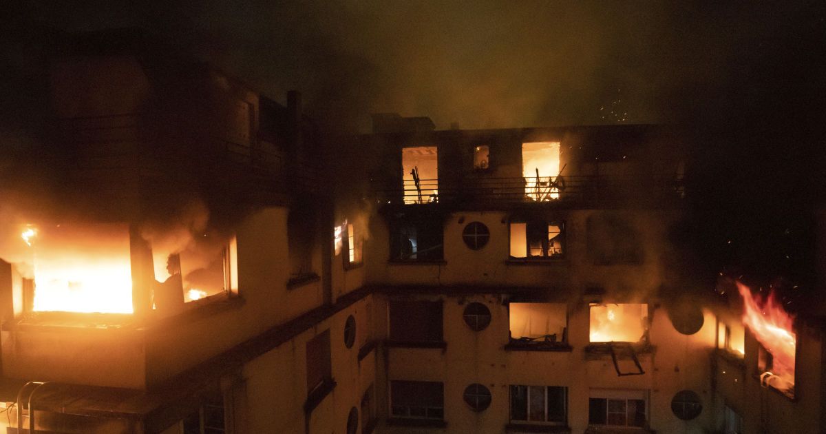 Пожежа у Парижі