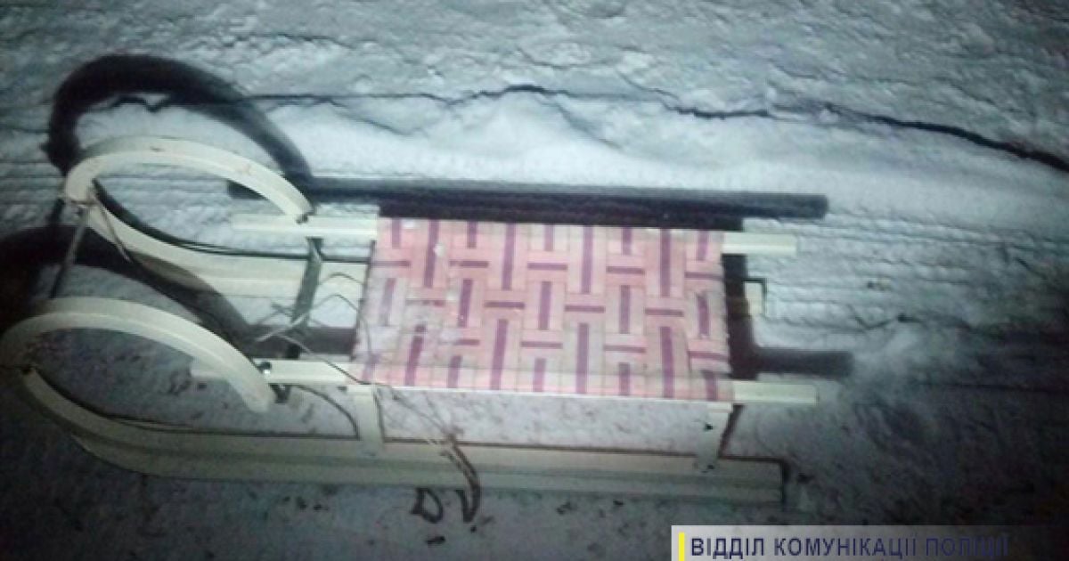 На Тернопільщині дівчина загинула під час катання на санях, прив'язаних до машини