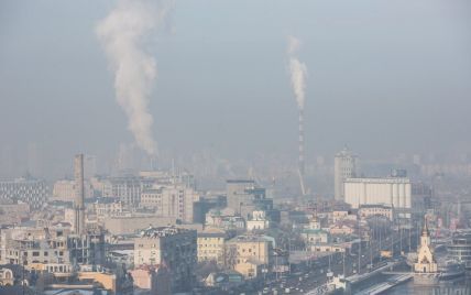 Несколько дней Киев страдал от задымления из-за пожаров вблизи города: безопасен ли столичный воздух