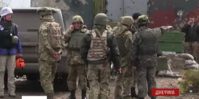 Боевики вторые сутки поливают огнем Пески