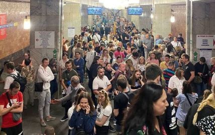 Ракетний удар по Києву: скільки людей укривалися у метро цієї доби