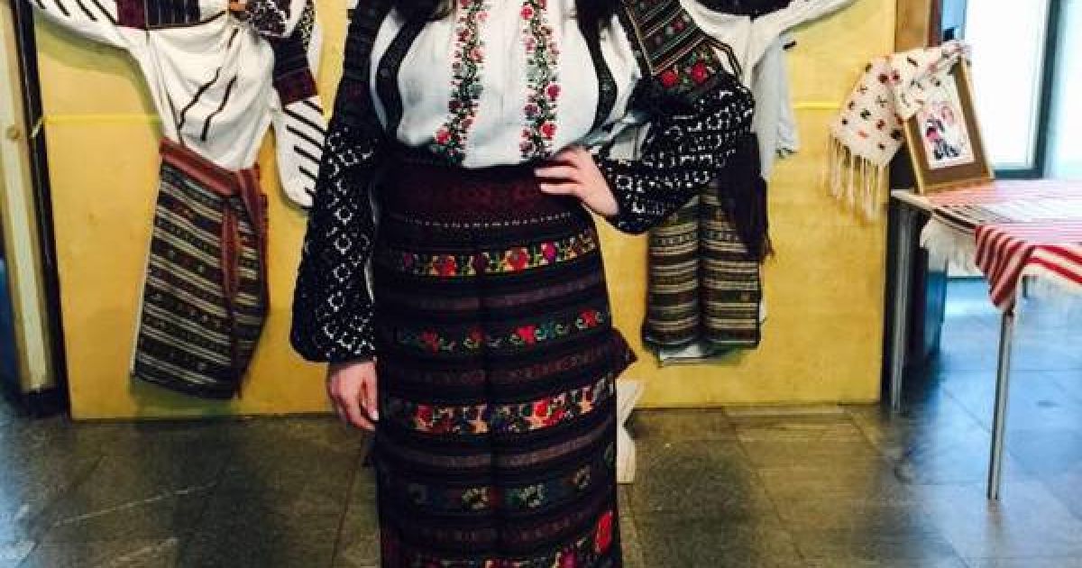 Украинские звезды приняли участие в показе вышиванок