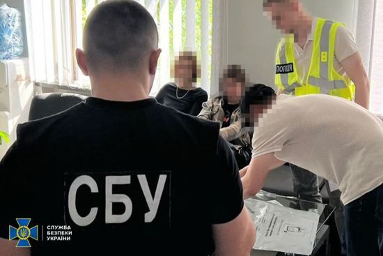 СБУ повідомила підозру ще 8 колаборантам, які переховуються на окупованих територіях