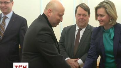 Турчинов встретился с представителями министерств иностранных дел ЕС