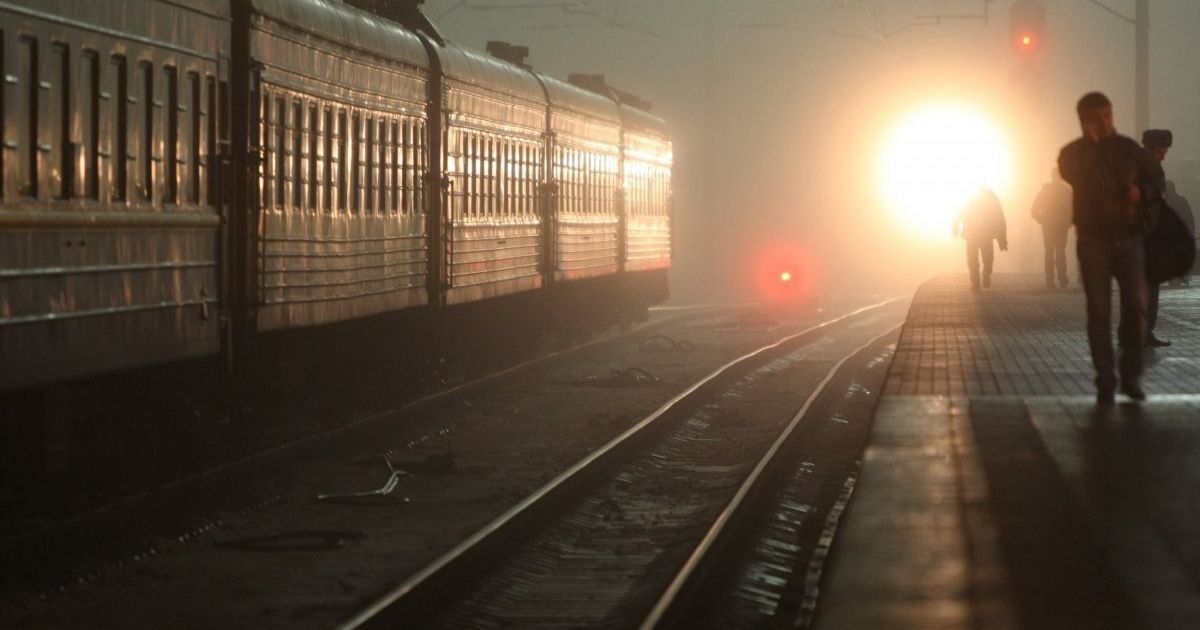 Под Харьковом поезд отрезал мужчине ноги