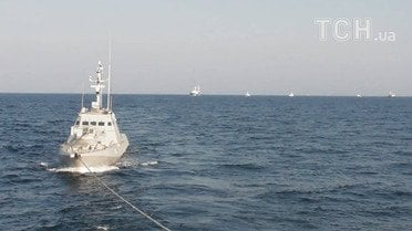 Захоплені Росією кораблі прибули до Очакова_12 / © ТСН.ua