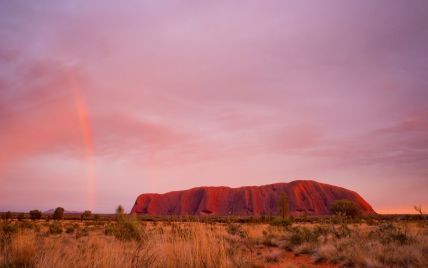 В Австралии священную скалу Улуру закроют для туристов