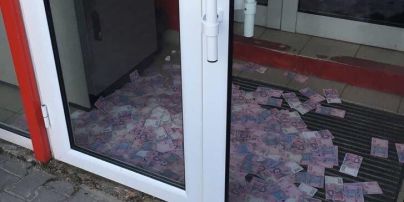 У Києві викрили банду, яка вивела з банкоматів 3,5 млн гривень