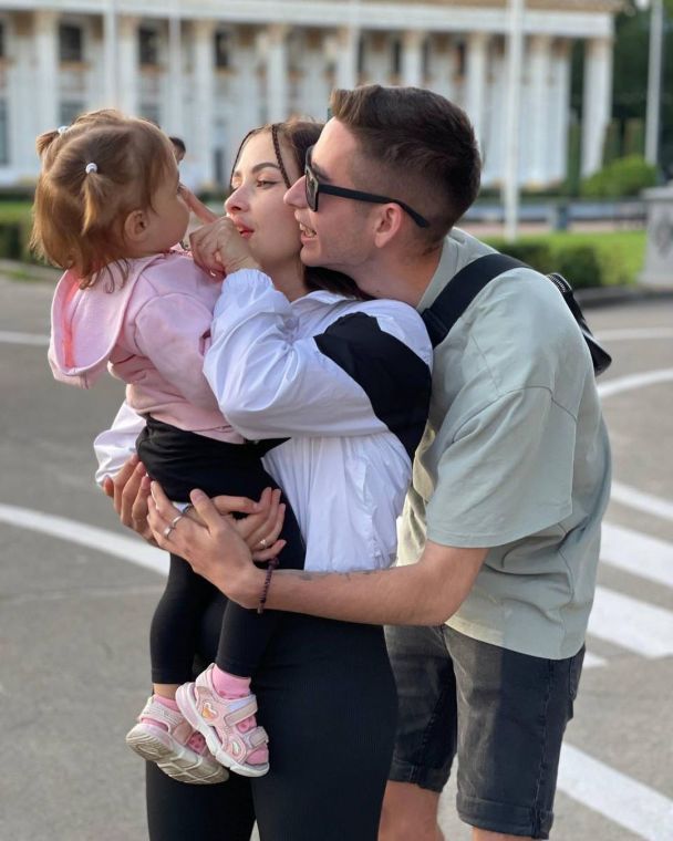 Жена Романа Сасанчина пожаловалась на проблемы со здоровьем у их 3-летней дочери: "Это ужасно"