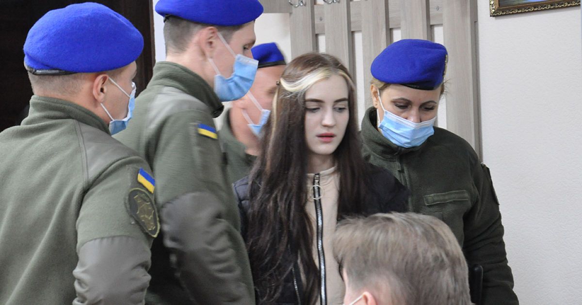 “Він довів мене до депресії, бив телефоном по голові”: сповідь дівчини, яка застрелила інструктора у Полтаві