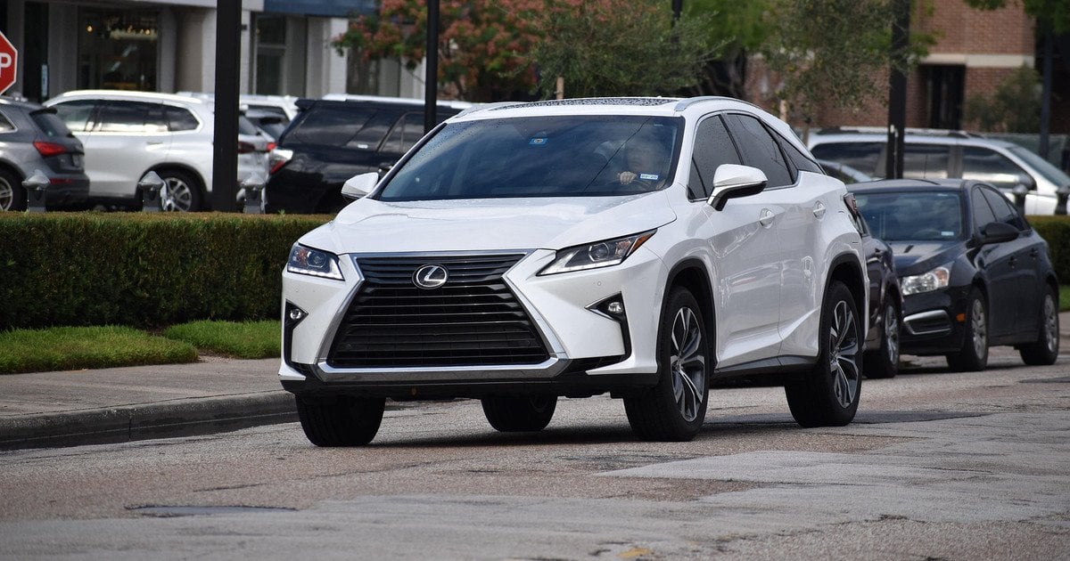 Автомобіль Lexus