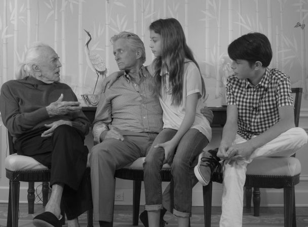 Майкл Дуглас із дітьми та батьком / © instagram.com/catherinezetajones