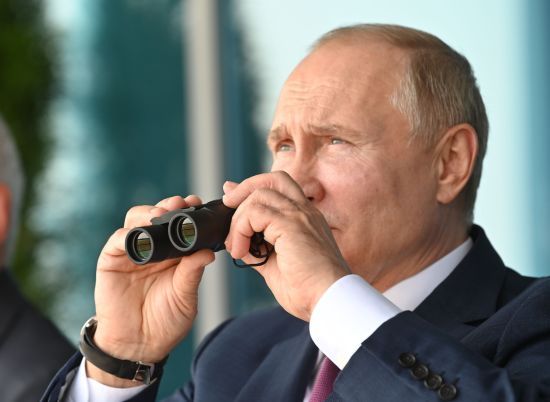 "Путин ощущает запах крови": в The Guardian пишут о "нестабильности ослабленной Европы"