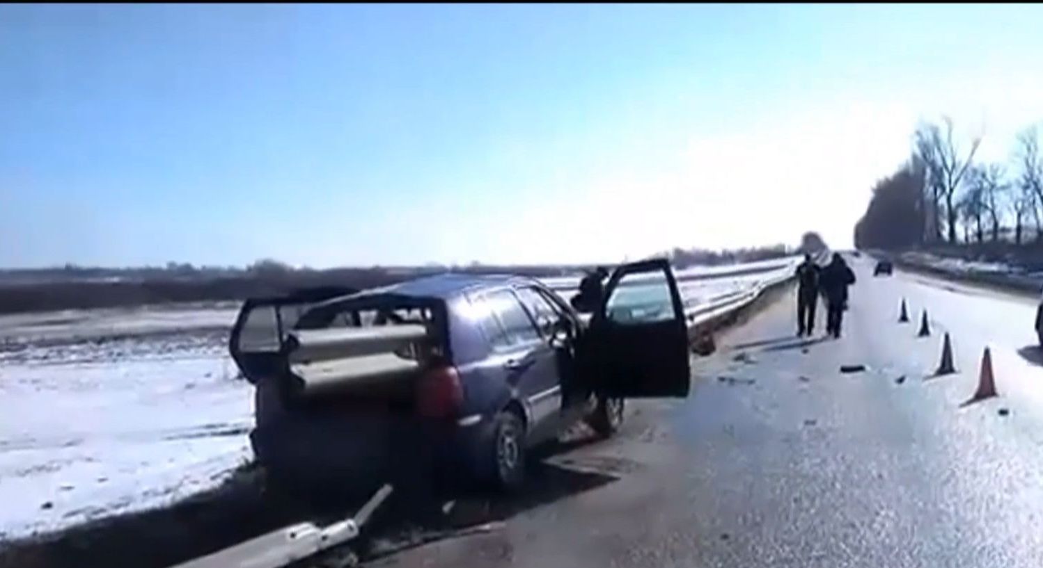 На Львовщине авто налетело на отбойник, погиб пассажир