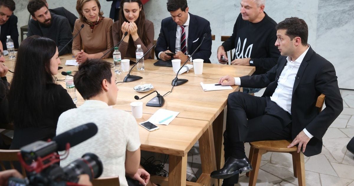 Зеленский прокомментировал слухи о "группах влияния Дубинского и Коломойского" во фракции "Слуги народа"