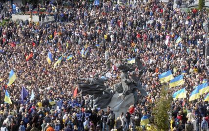 Порошенко, Тимошенко та Вакарчук скликають українців на Майдан перед "нормандським самітом"