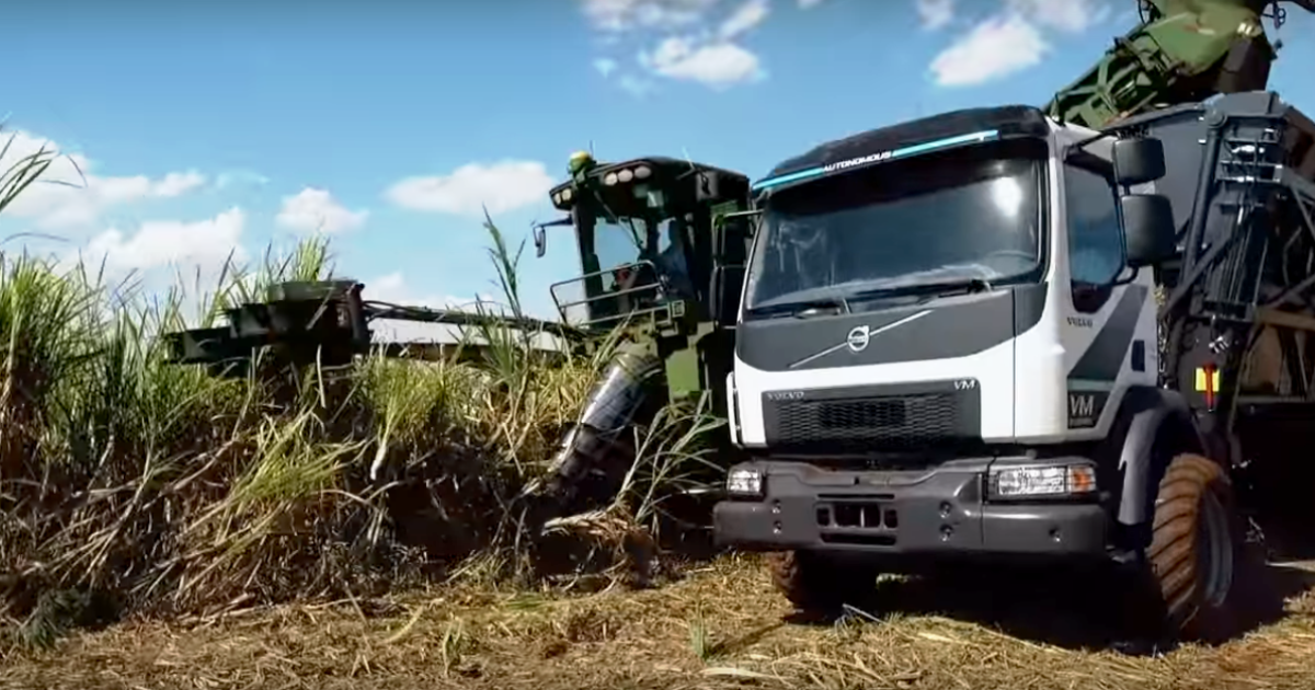 В Бразилии Volvo Trucks тестирует грузовик с автопилотом для фермеров