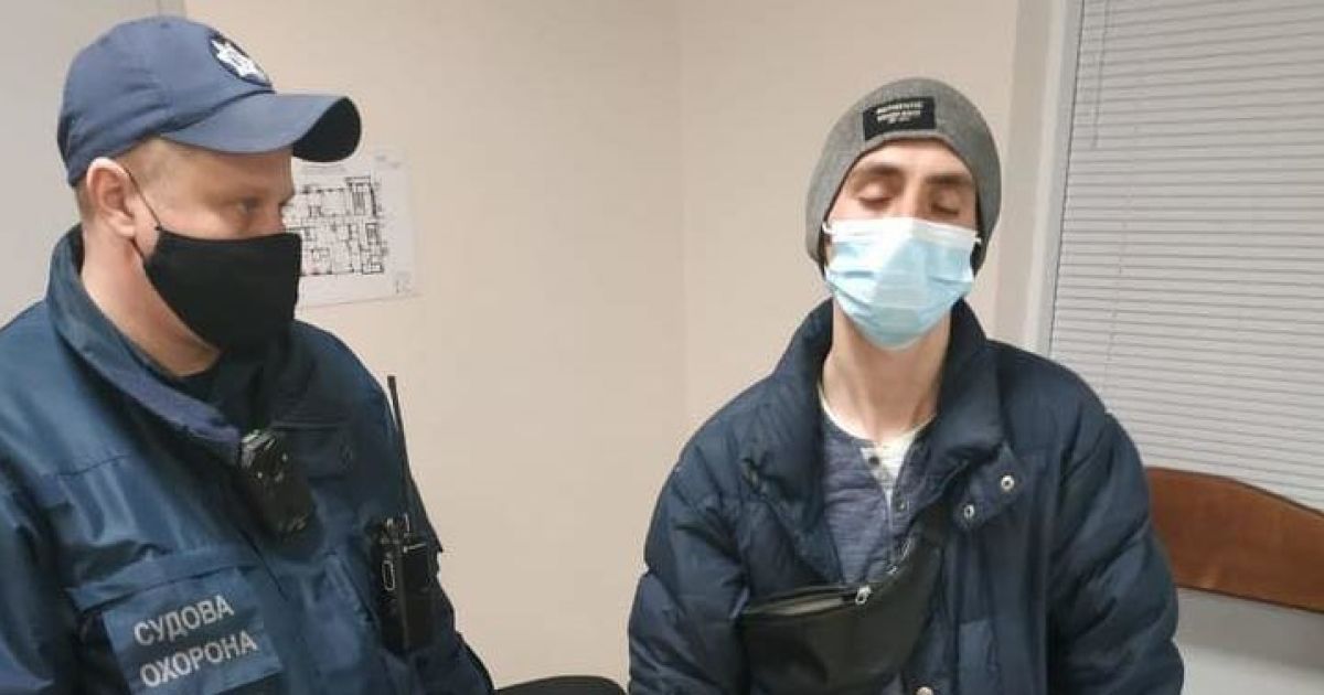 У Києві чоловік прийшов до суду з арсеналом заборонених препаратів / © Київ Оперативний