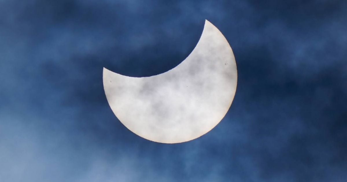 Обратите внимание на карты Таро во время солнечного затмения