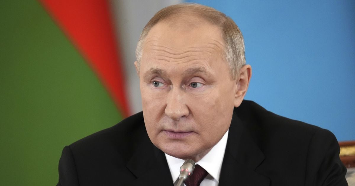 "Геронтократичний маразм": Безсмертний пояснив, навіщо Путін їде на саміт G20