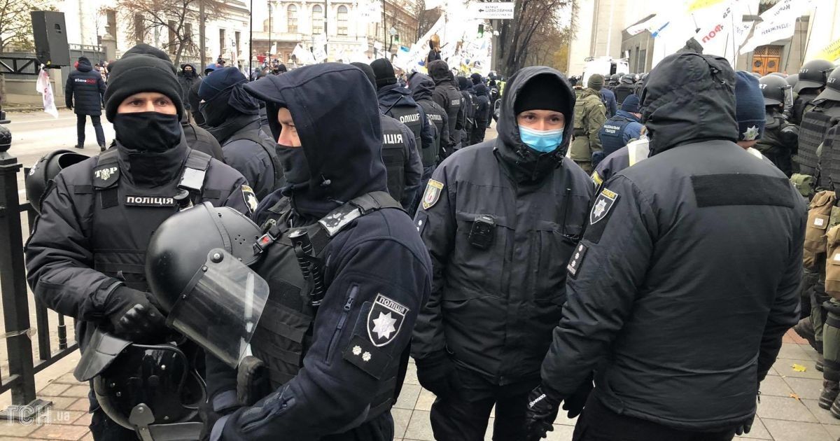 В Киеве возле Верховной Рады задержан один из протестующих
