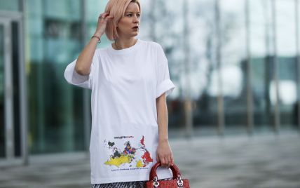 Сукня-футболка: як носити на вулиці та вдома