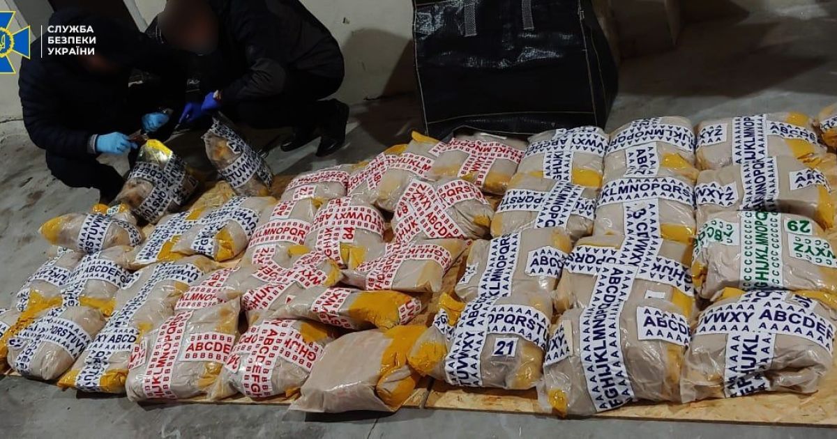Понад тонну наркотиків: у Львові виявили рекордну партію героїну на 2,3 млрд гривень (фото, відео)