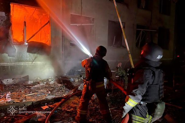 Наслідки ворожих влучань на Дніпропетровщині. Фото: ГУ ДСНС в Дніпропетровській області.
