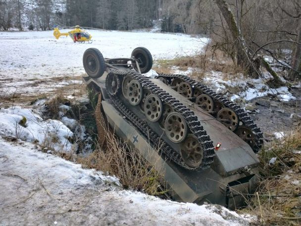 У Чехії на виставці бронетехніки сталася аварія / Фото: чеська поліція / © 