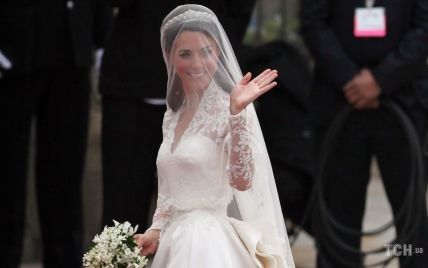 У ній був маленький секрет: експертка розповіла цікавий нюанс про весільну сукню Кейт Міддлтон