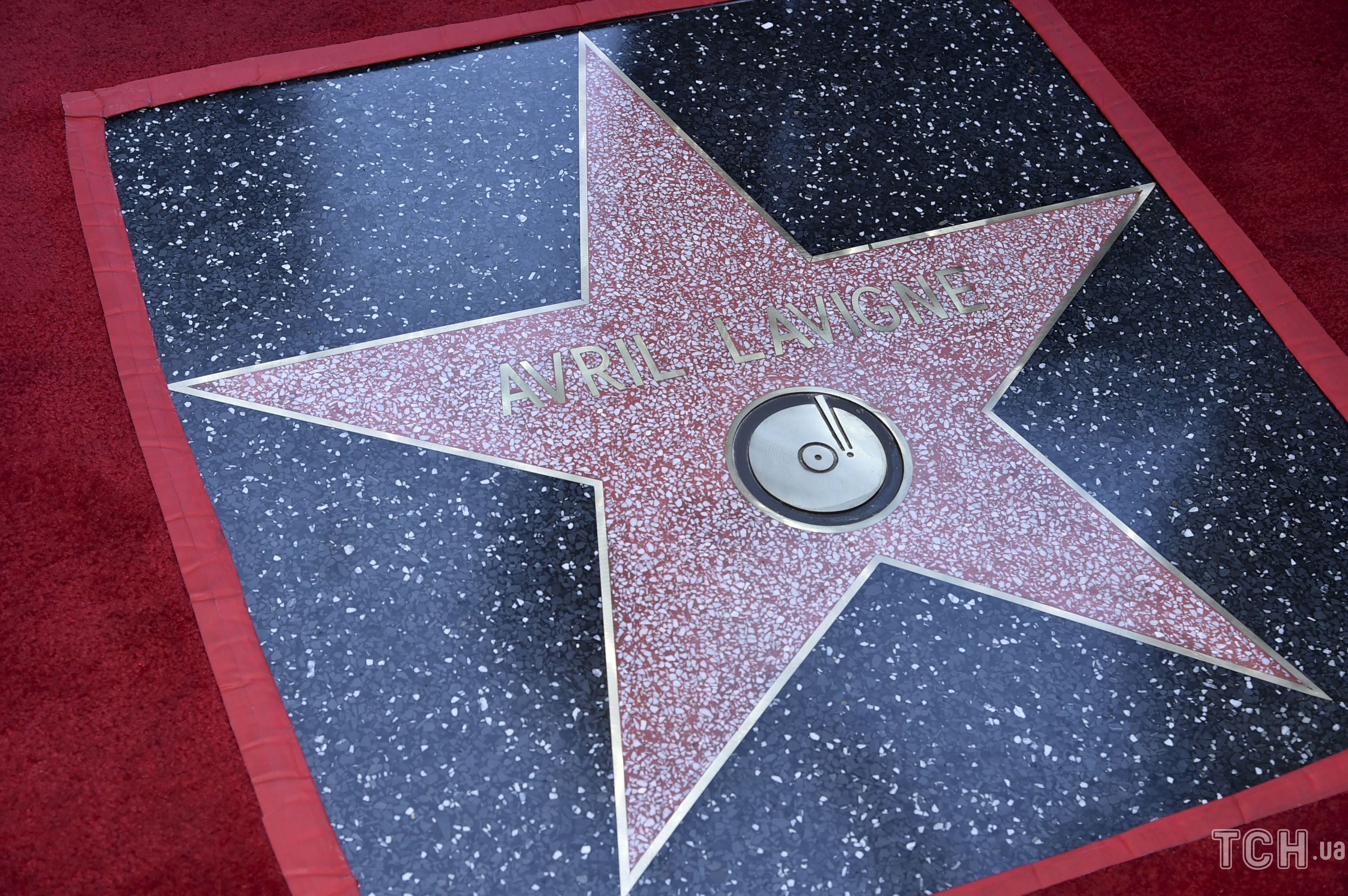 Легинстегі кисканың порно фотосы