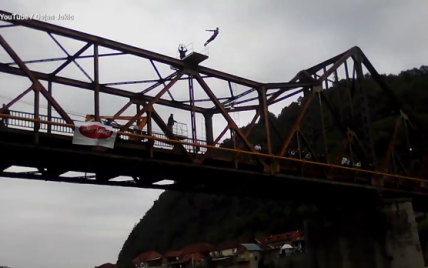 У Боснії екстремал загинув у прямому ефірі після стрибка у річку з 20-метрової висоти