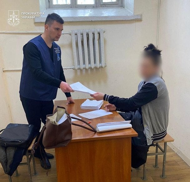 У Києві ображена жінка підпалювала двері знайомих чоловіків: фото