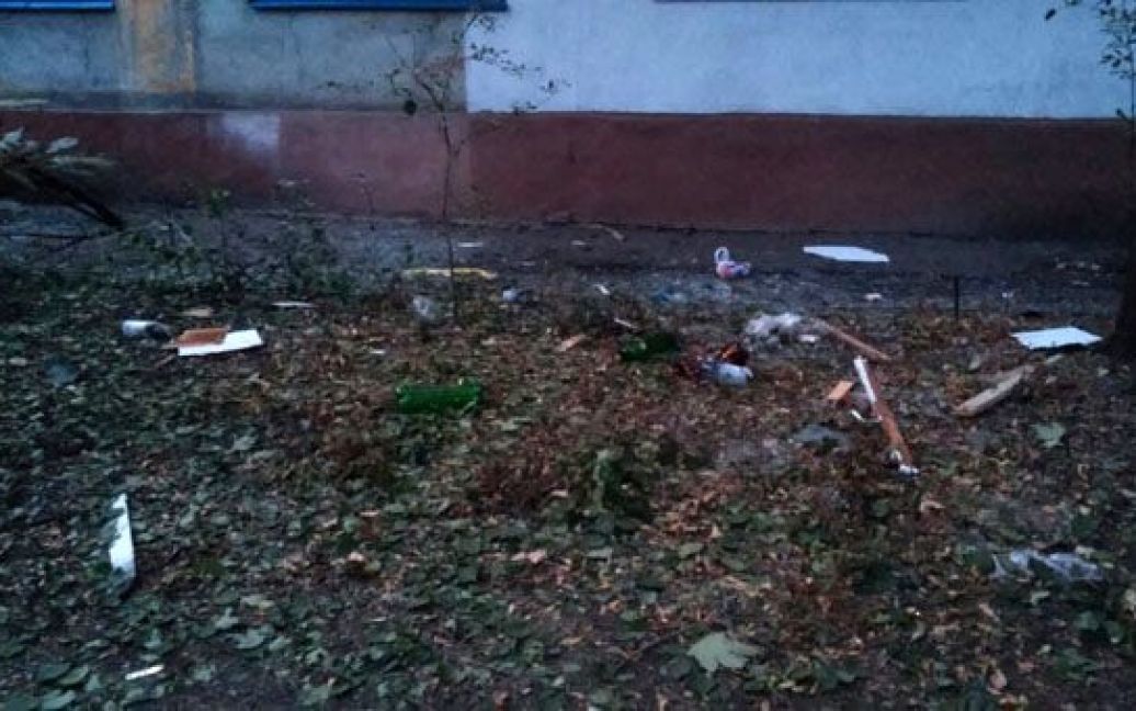 В Мариуполе неизвестные обстреляли дом / © МВД Донецкой области