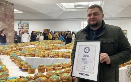 Тризуб из 1000 куличей: во Львове установили пасхальный рекорд Украины (фото)