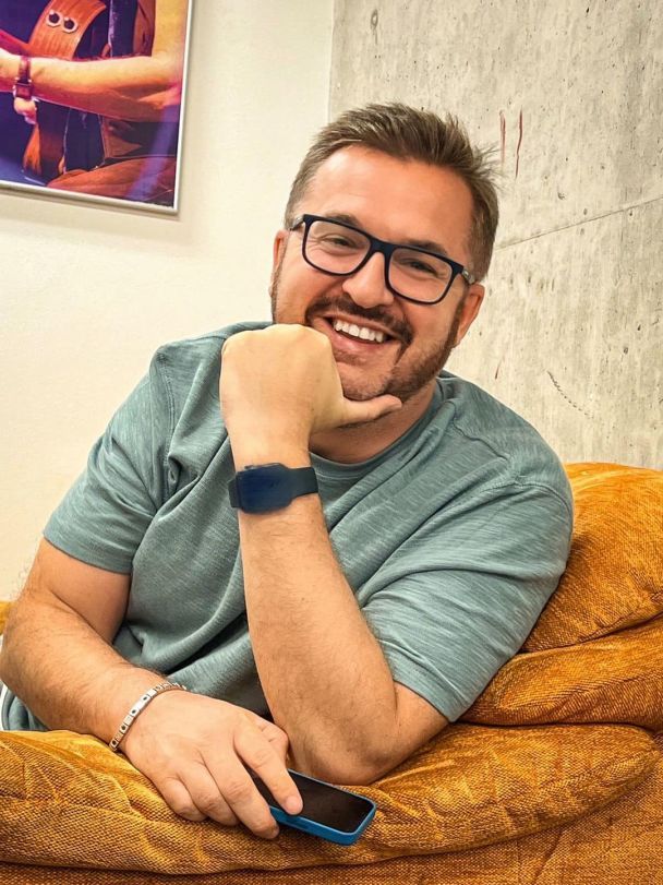 51-летний Александр Пономарев встречается с концертным директором,  которая младшей на 17 лет - источник
