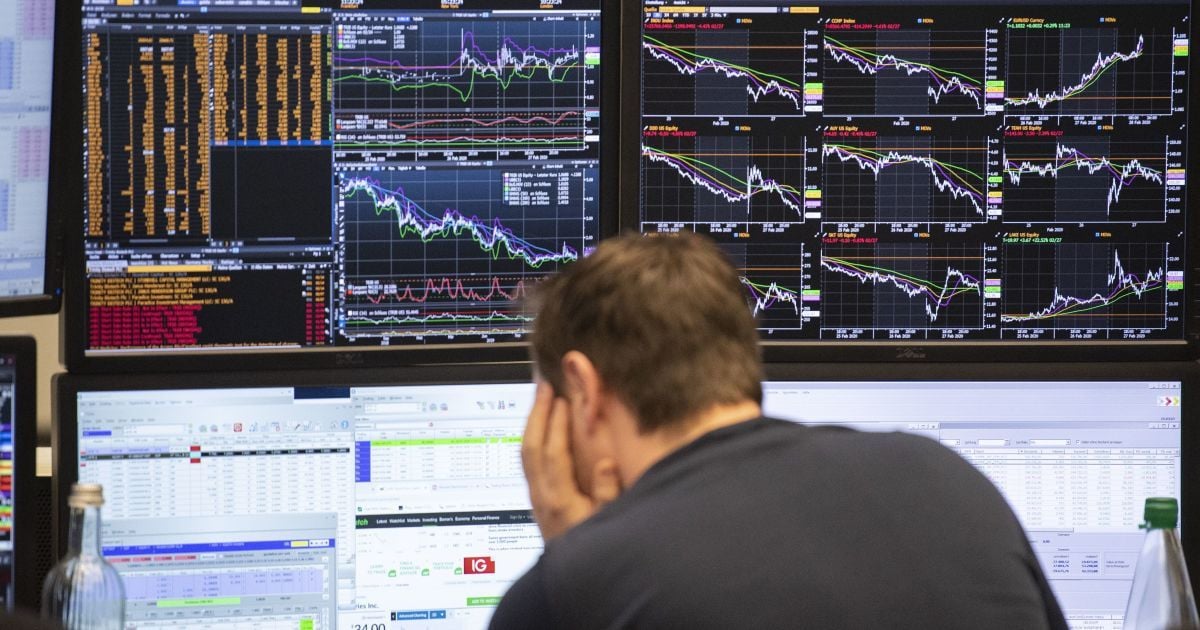 У Зеленського заявили, що коронавірус обвалить українську економіку мінімум на 5%