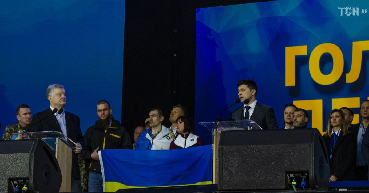 Порошенко зустрівся зі своєю командою, Зеленського привітали світові лідери. П'ять новин, які ви могли проспати
