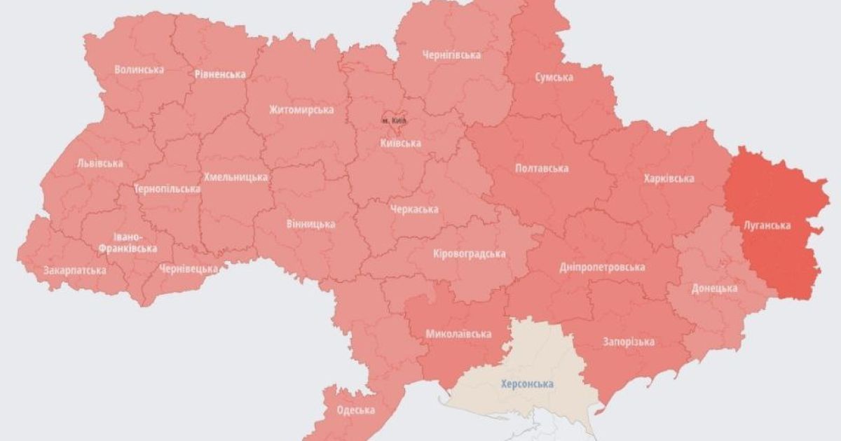 Воздушная тревога раздается снова почти по всей Украине: все в укрытие! (карта)