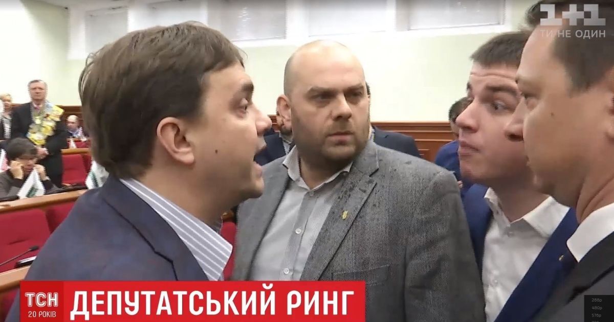 Драка в Киевсовете: Кличко предложил депутатам выйти на ринг