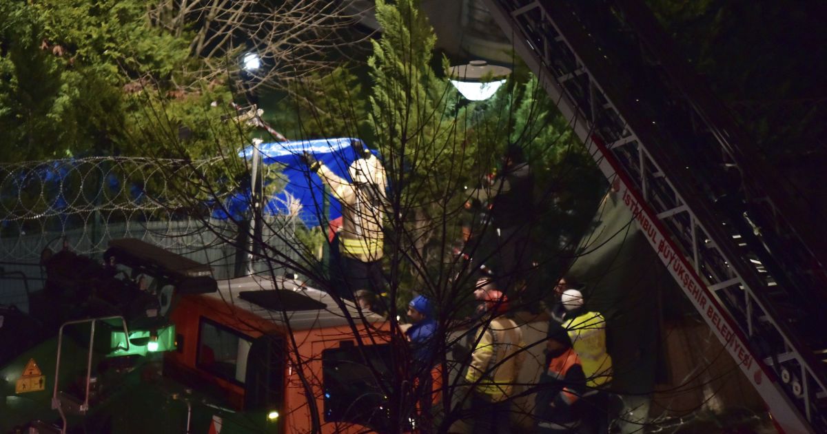 Падіння гелікоптера у Стамбулі_2 / © Associated Press