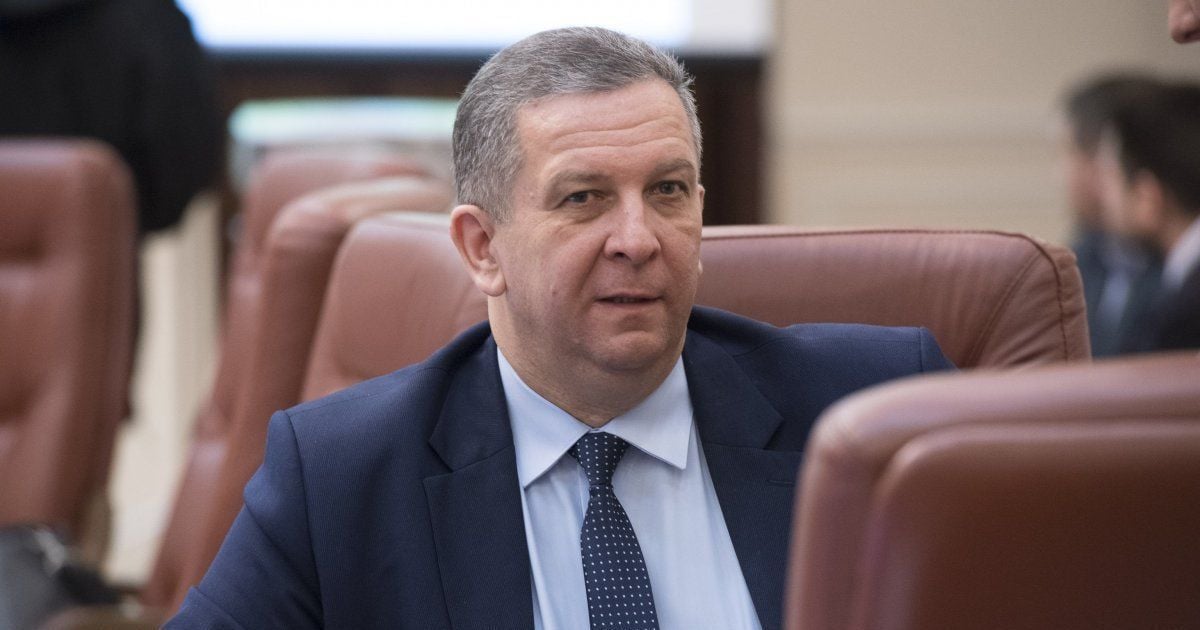 "Интимные зоны" министра соцполитики Ревы: где и с кем живет, что в холодильнике и почему потолстел