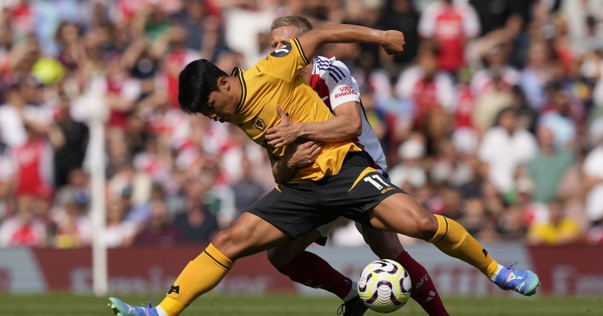 Александр Зинченко в матче с "Вулверхэмптоном"