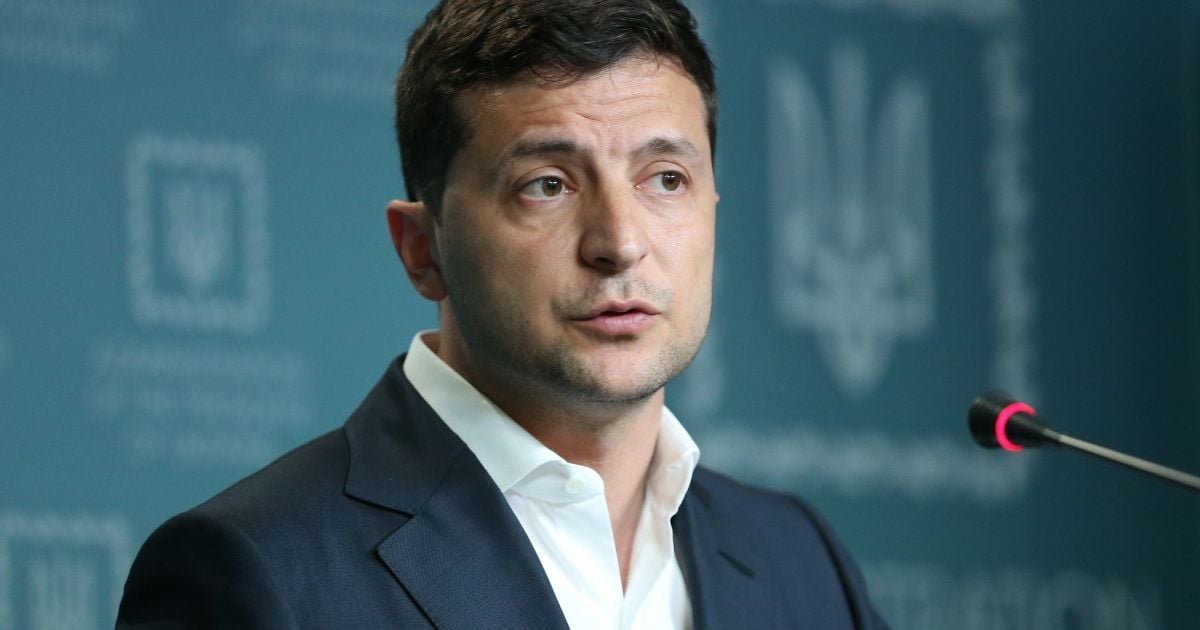 Жодних черг та хабарів: Зеленський взявся за розвиток електронних послуг