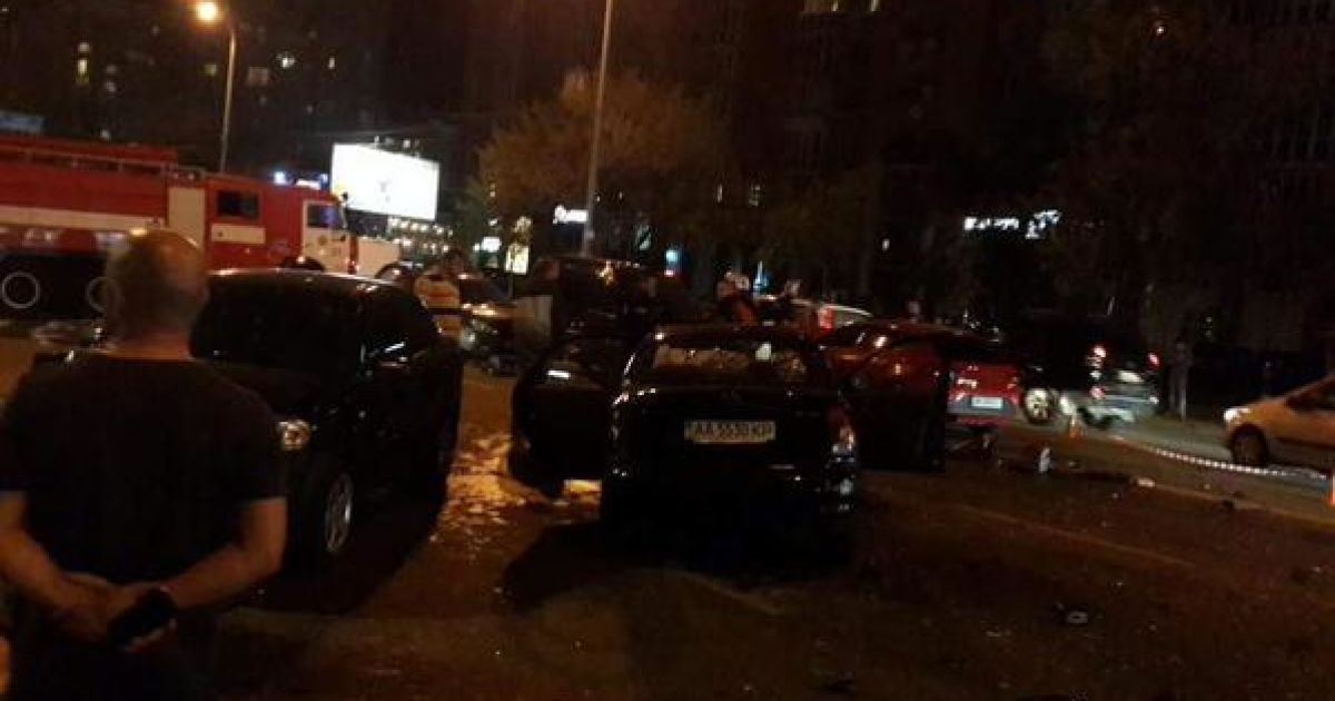 В ДТП на Героев Сталинграда столкнулись 5 машин. / © twitter/auto_kiev