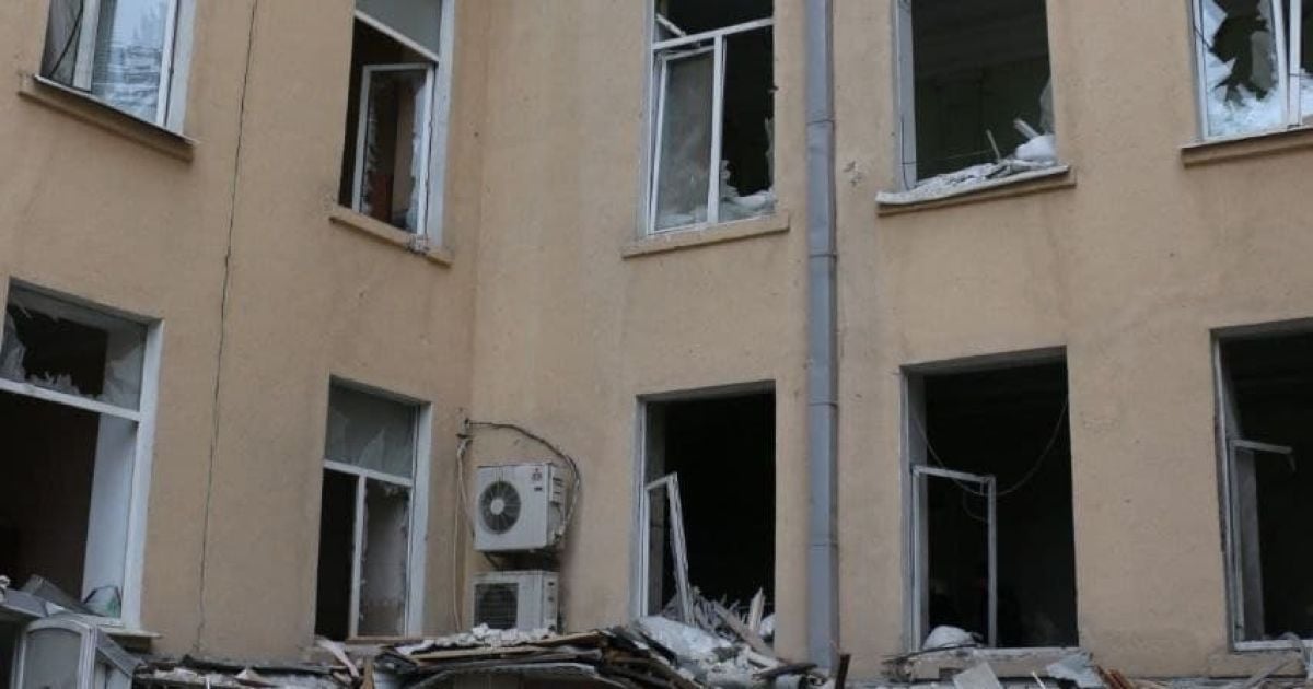 У Харкові росіяни завдають авіаударів по житлових будинках: є загиблі, багато людей під завалами (фото)