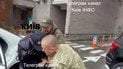 В Киеве произошел инцидент с участием прохожего и ТЦК