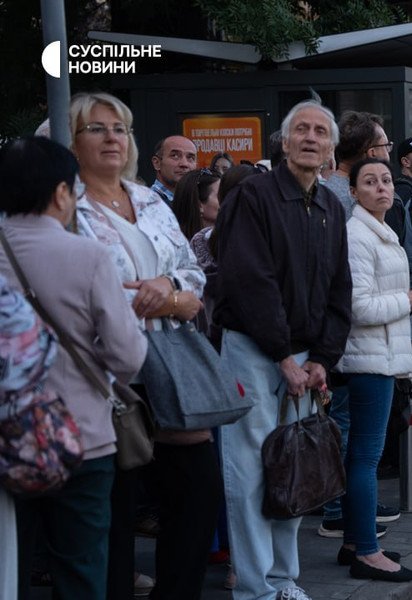 Київ паралізувало через тривалу атаку РФ: на зупинках — колапс (відео)