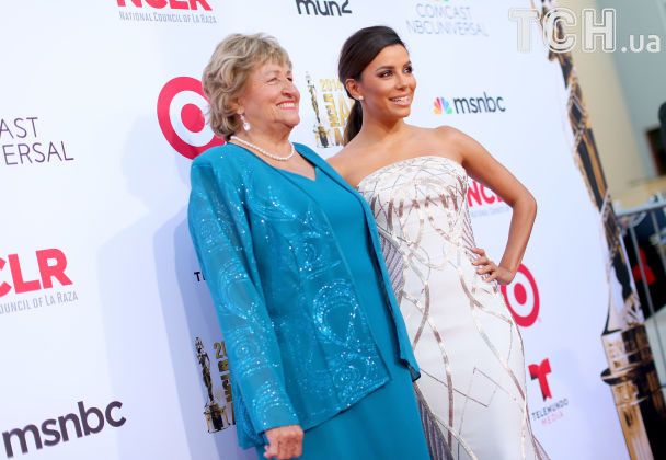 Єва Лонгорія водить маму на світські заходи / © Getty Images